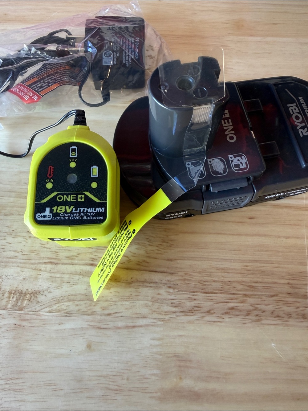 Ryobi ONE+ 18V Lithium Battery Charger and 1.5Ah battery - BRAND NEW